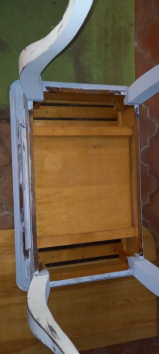 piękny stylowy stolik