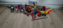 Zestaw zabawek samochody, robot, Play doh