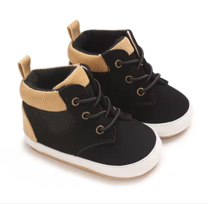 Взуття черевички дитячі хлопчику і дівчинці 0-6 міс