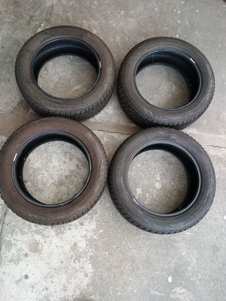 Komplet 4 opony Winterhawk 3 zimowe 205/55/R16 używane