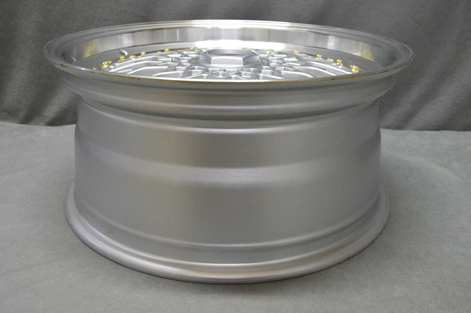 Felgi DARE RS 18'' 9,5J ET38 5x100/5x114,3 SL Golden Rivets