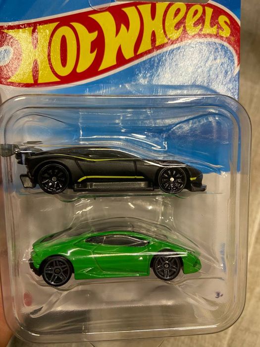 HOT WHEELS нові в упакуванні