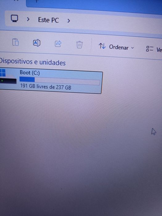 Vendo portátil Lenovo com problemas no teclado i3 10 geração