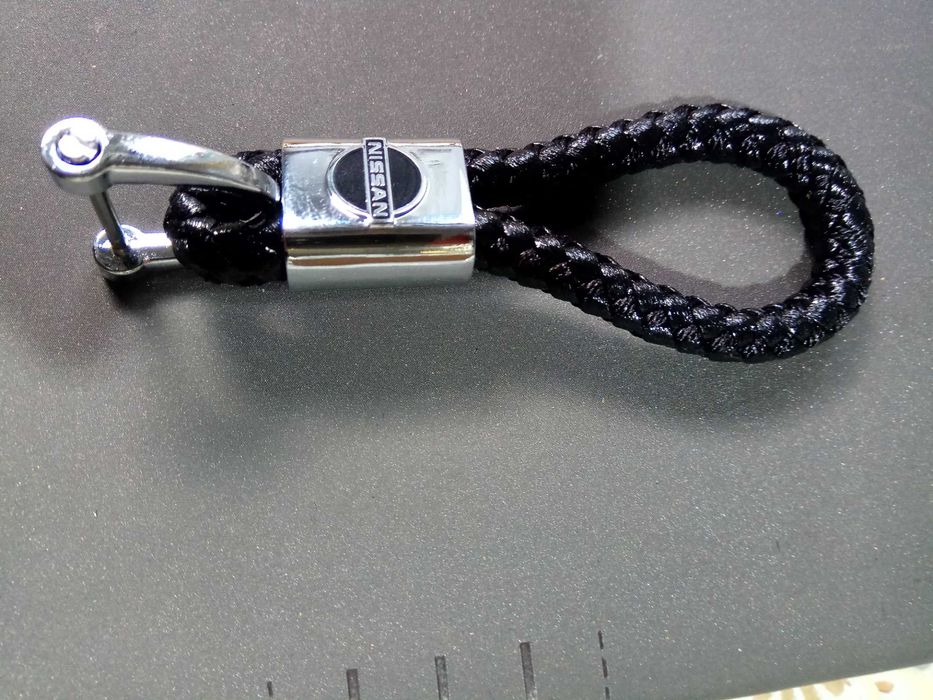 Плетёный брелок Mercedes, BMW, Skoda, Ford, Toyota, Kia.