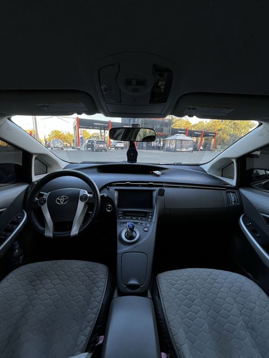 Toyota prius 1.8 гібрид