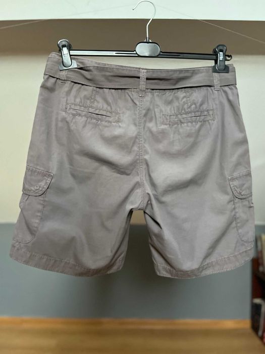 Beżowe spodenki esmara