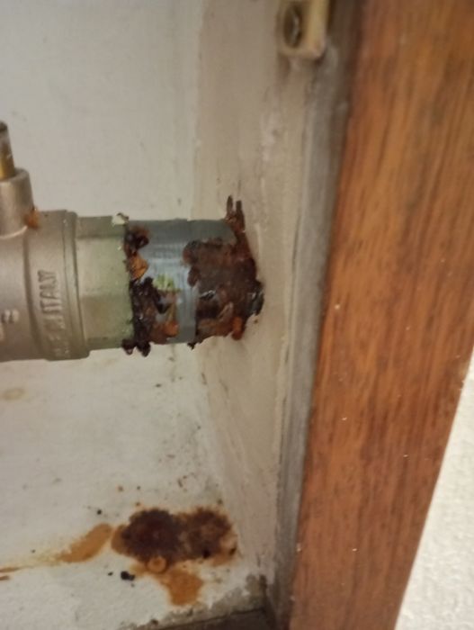 Canalizador águas e esgotos