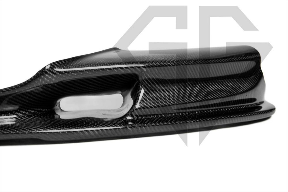 губа bmw m5 f10 передня накладка на бампер карбон V стиль BMW M5 F10