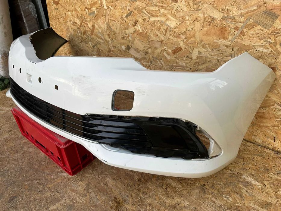 Toyota Auris II 2 lift 15-18 zderzak przedni przód orginał cały