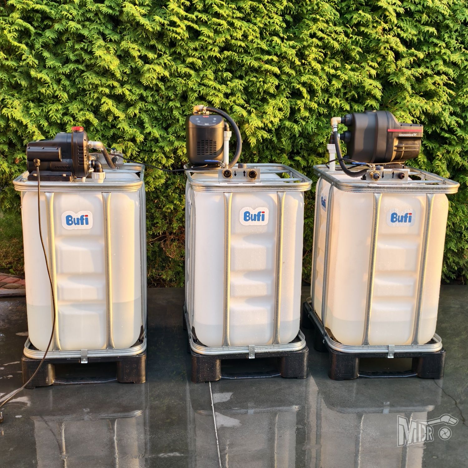 BUFI 300 L zbiornik na wodę + Pompa Grundfos