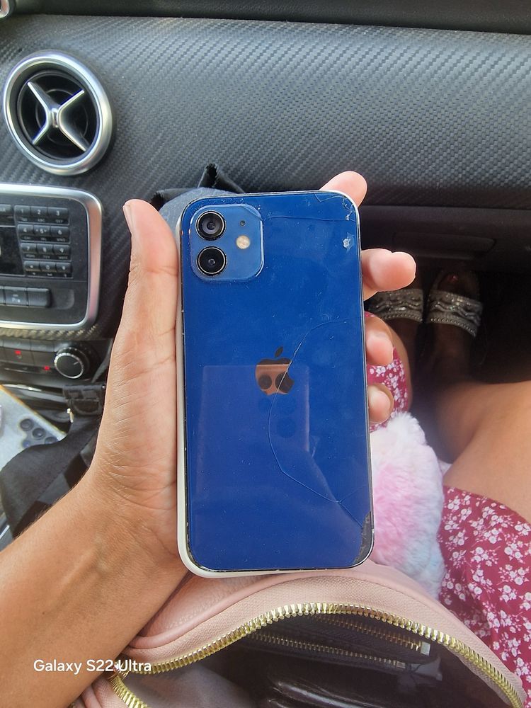 Vendo iphone 12 em bom estado