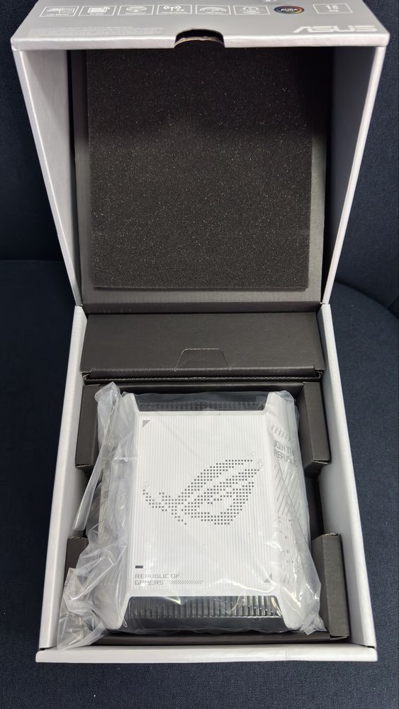 Маршрутизатор роутер  Asus ROG Rapture GT6 1PK White (GT6(W-1-PK))