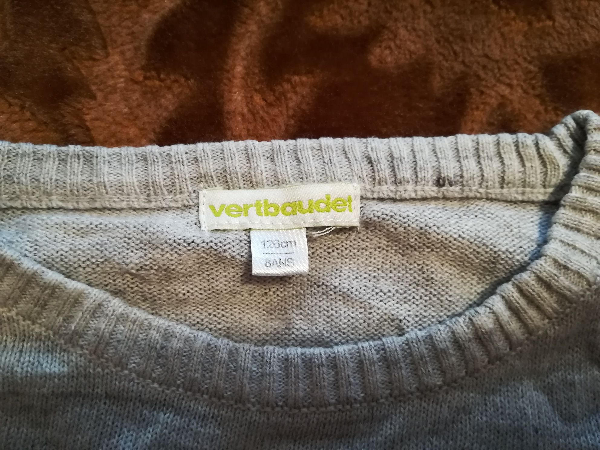 Sweter sweterek dla dziewczynki r. 126 Vertbaudet