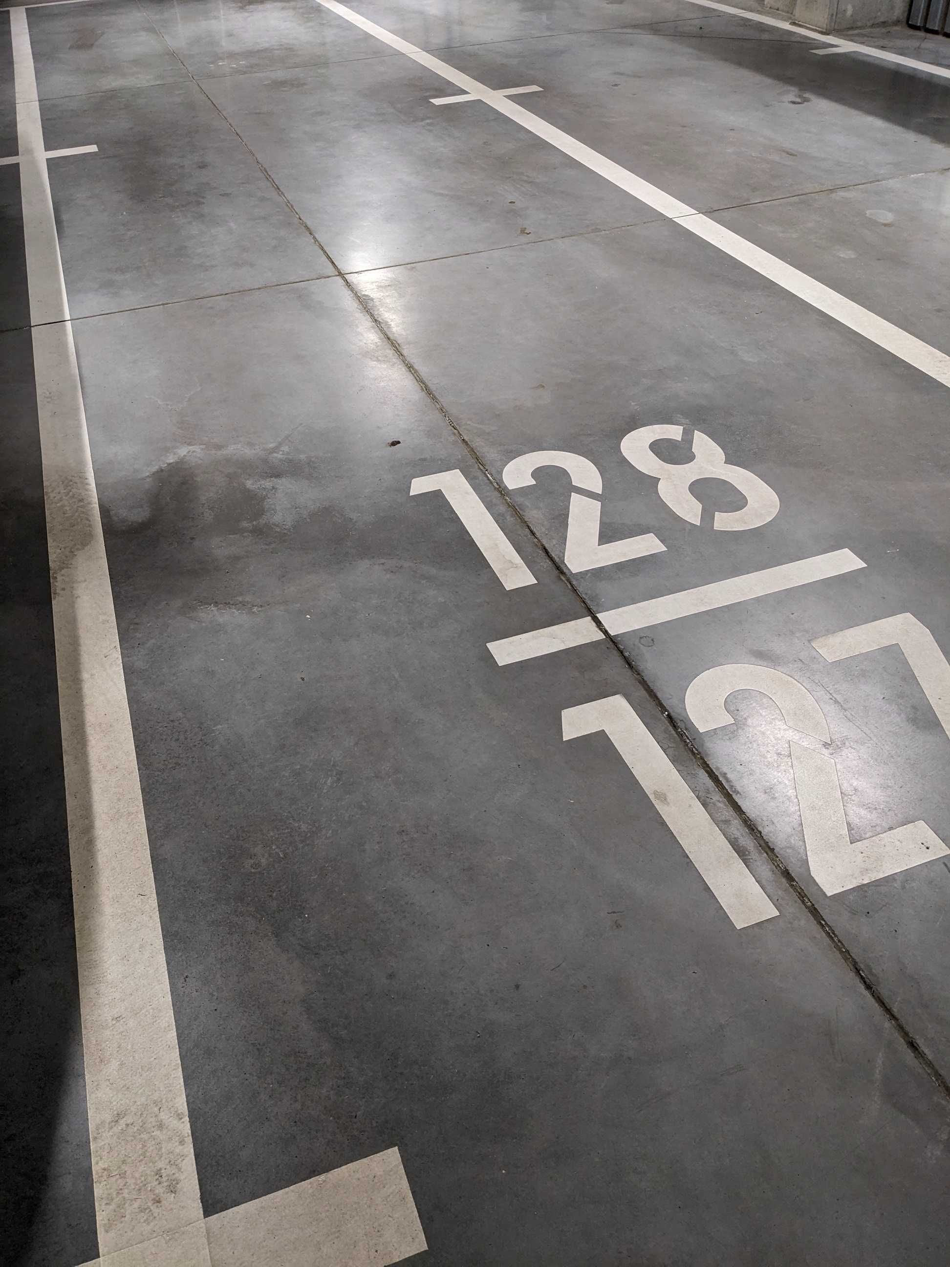 Podwójne Miejsce park ul Saperska i pojedyncze ul Bielniki obok AWFU
