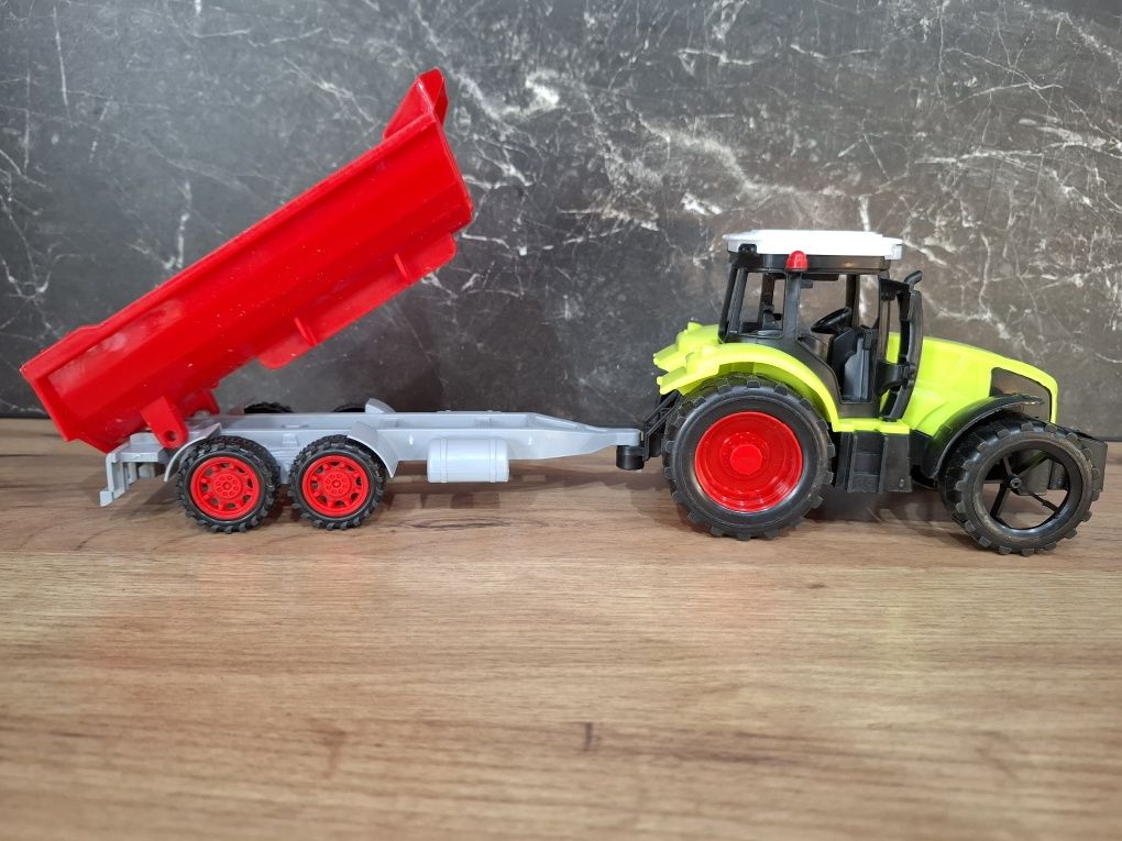 Traktor z przyczepą gospodarstwo pojazd rolniczy