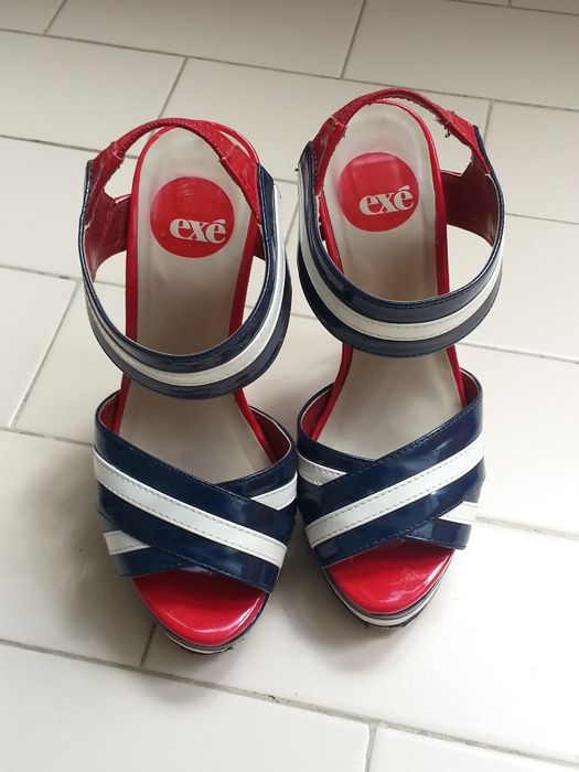 Sandálias EXÉ - tam 35
