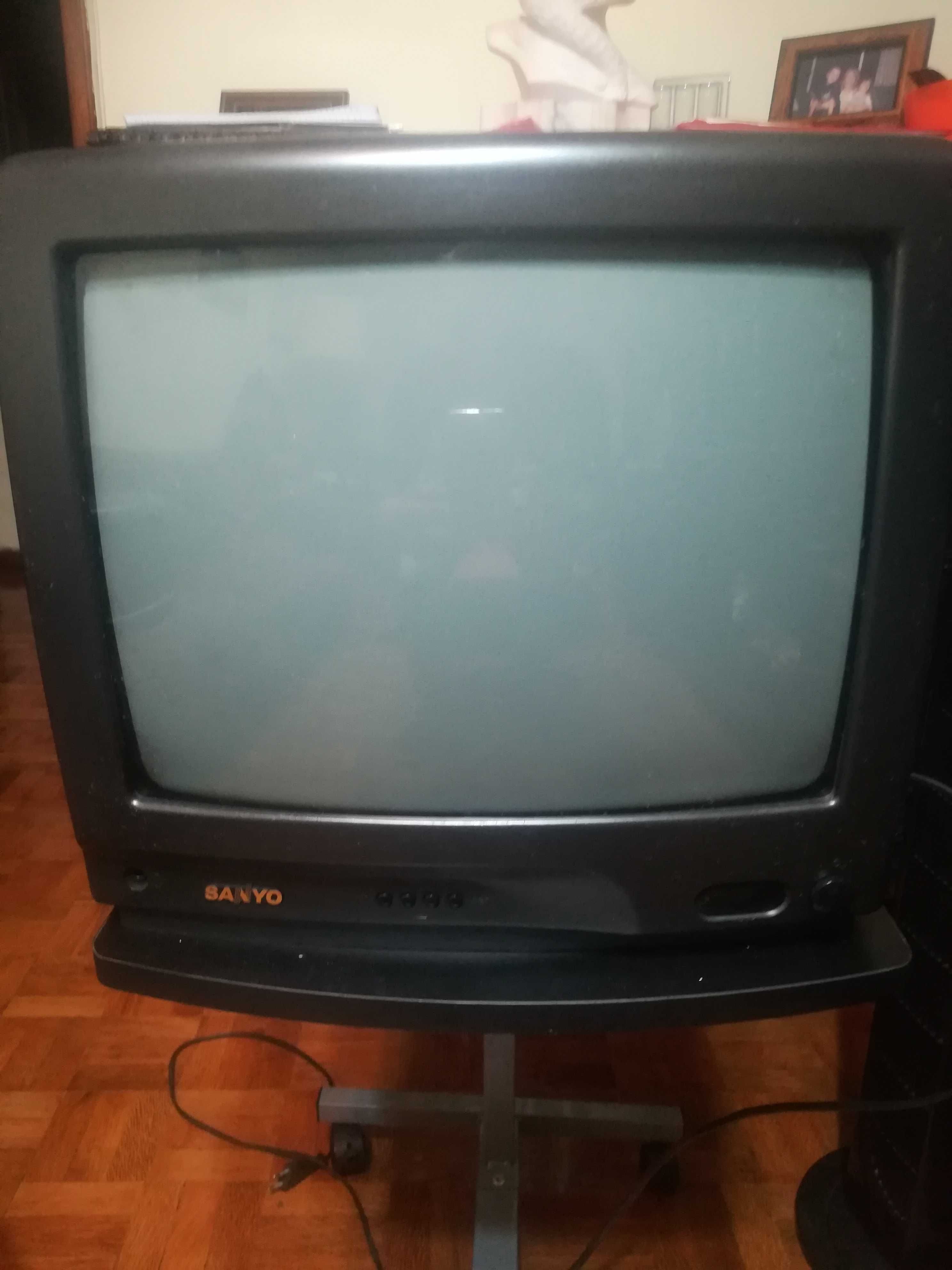 TV a cores, CRT SANYO 14" C/Comando
