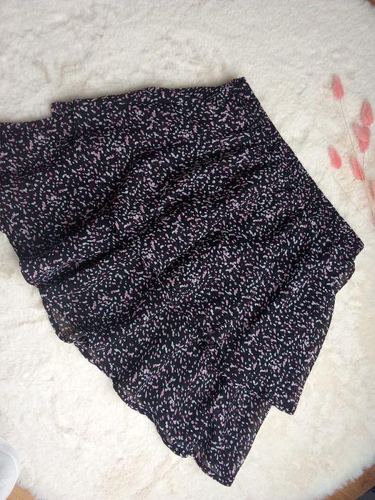 Szyfonowa spódnica mini w drobny wzór Mohito 34