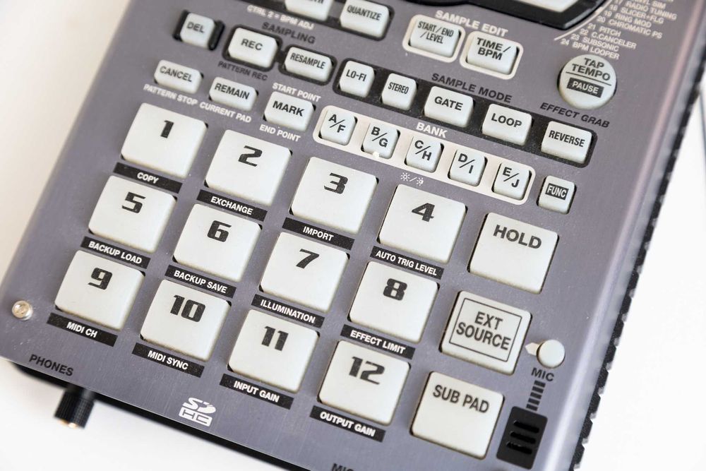 Sampler Roland SP-404 SX