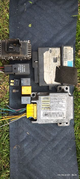 Роз'єми, електричні блоки, проводка авто,  релешки, Opel frontera B