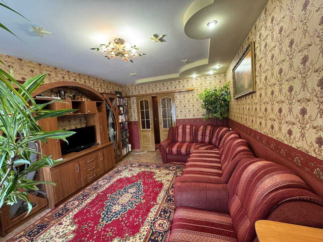 ПРОДАЖА 3-х комнатной квартиры БЕЛЯЕВА, 111 (м-н "Лазурный")