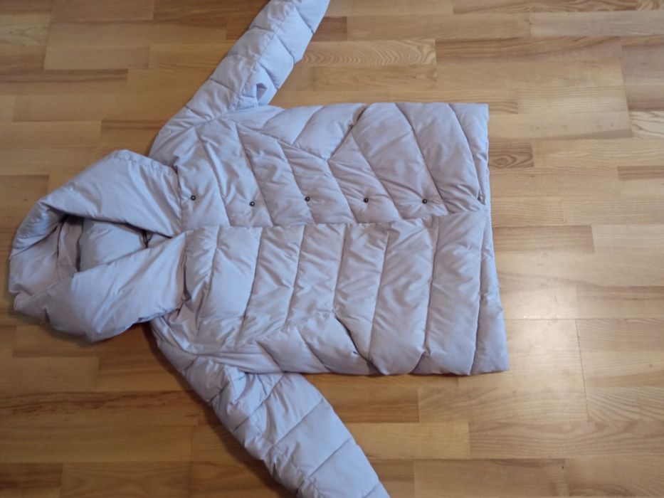 Продам женкую зимнюю куртку Ago