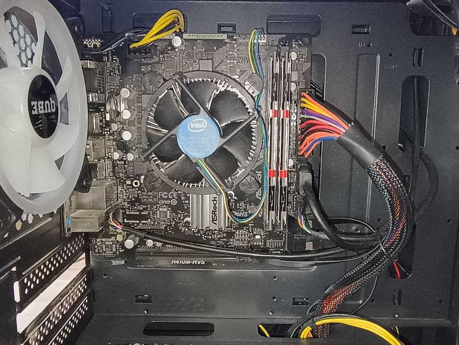 Комплект ASRock H410M-HVS /Intel Core i3-10100/DDR4-2666/SSD