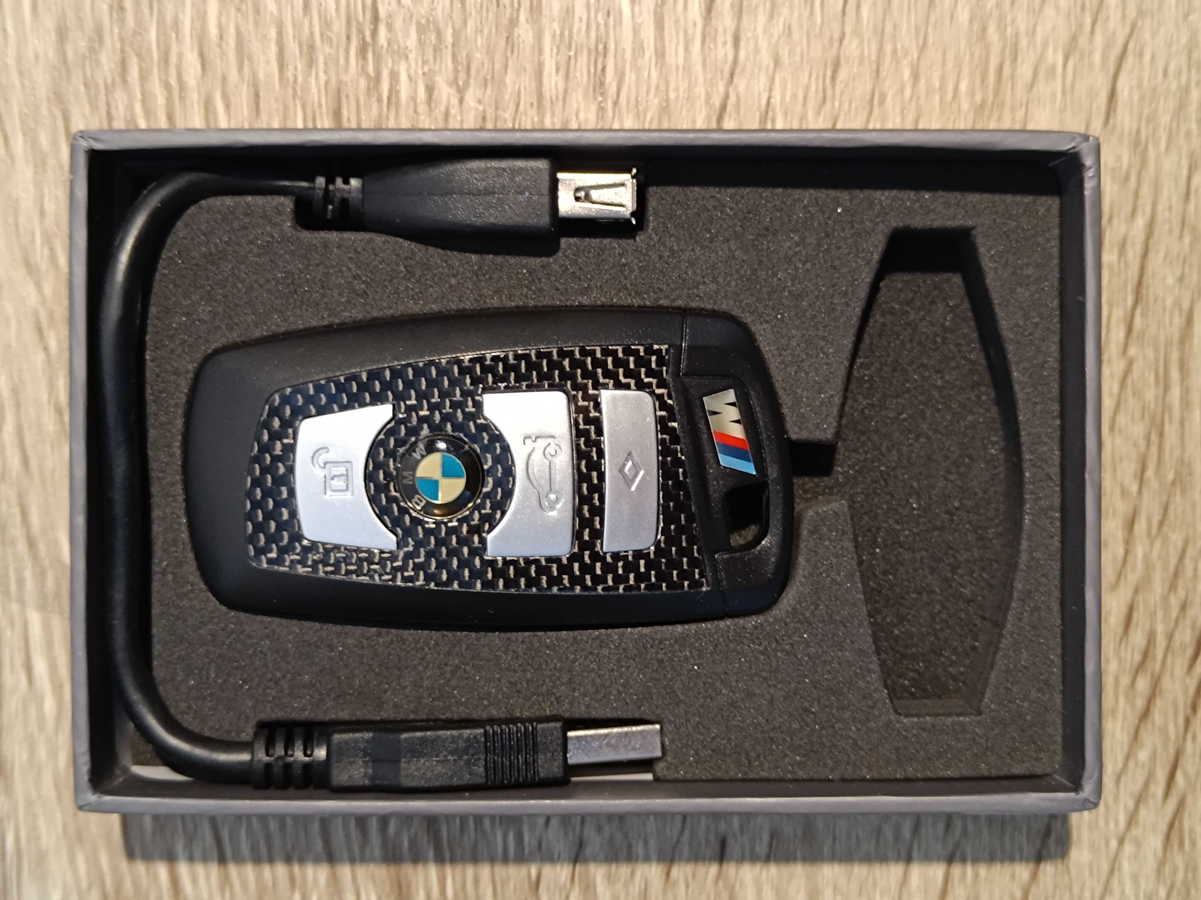 Pendrive BMW w kształcie pilota 8 GB Carbon