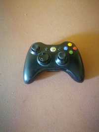 Sprawny pad do Xbox 360.