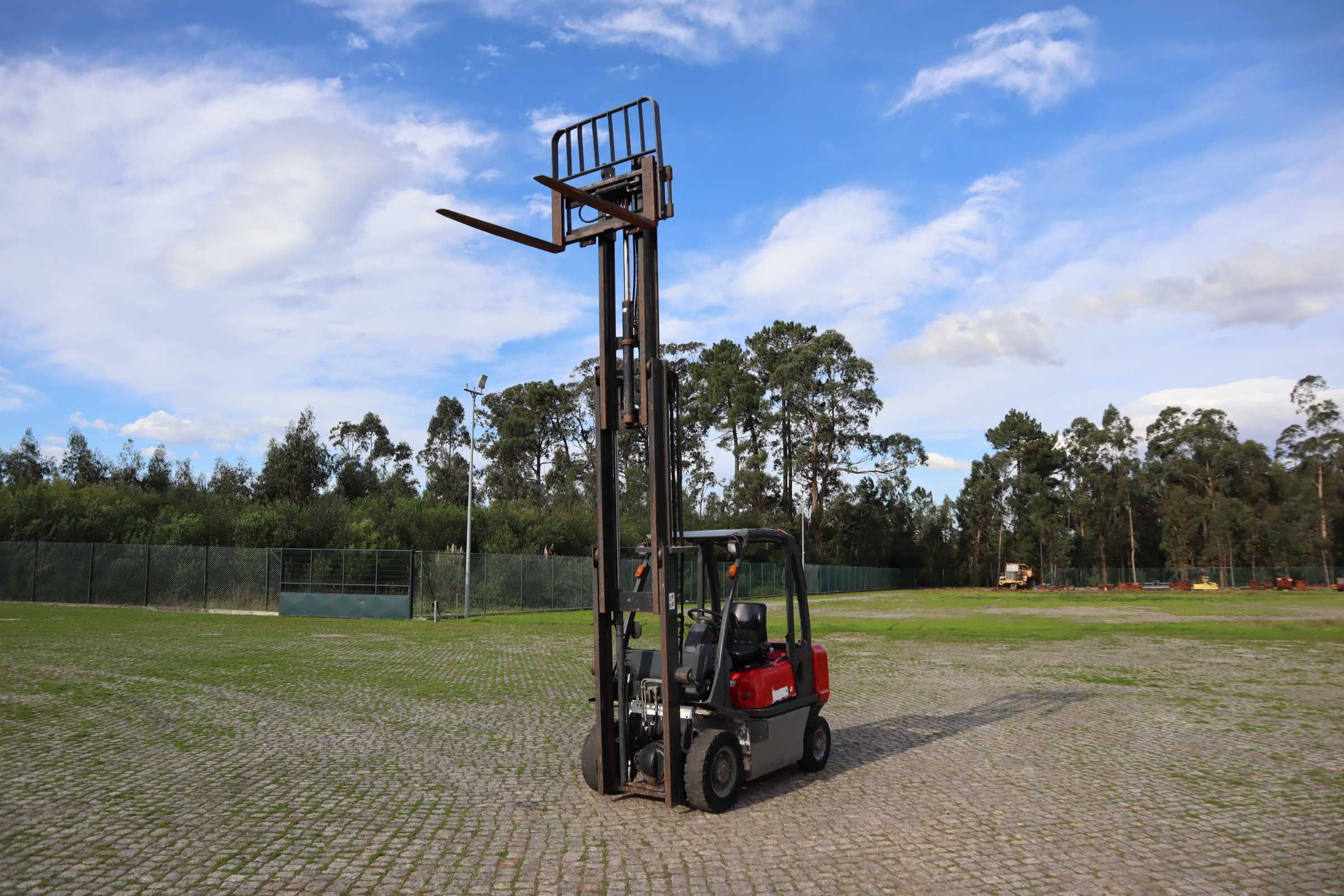 2012 Nissan Y1D2A25Q 2500 kg Empilhador Diesel