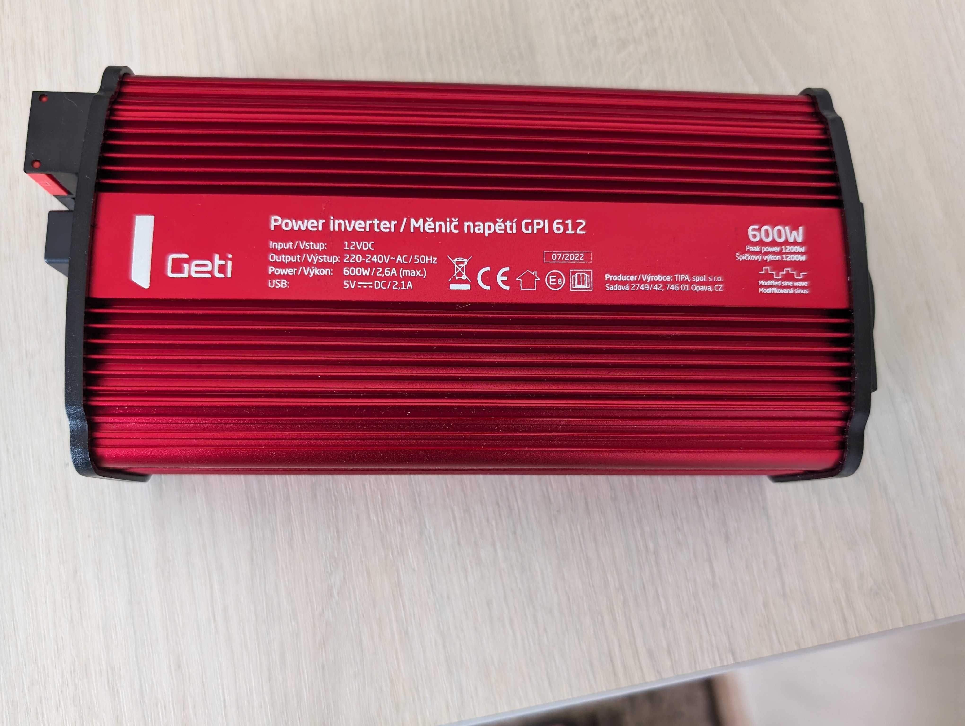 Інвертор (перетворювач напруги) мод. синус 600W/12/230V + USB