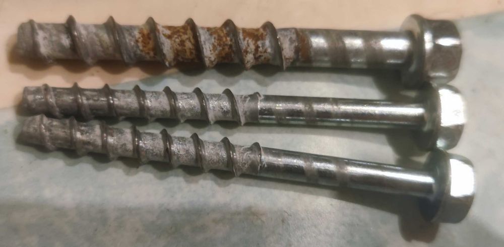 Komplet 12 śrub wkrętów do betonu 6x80