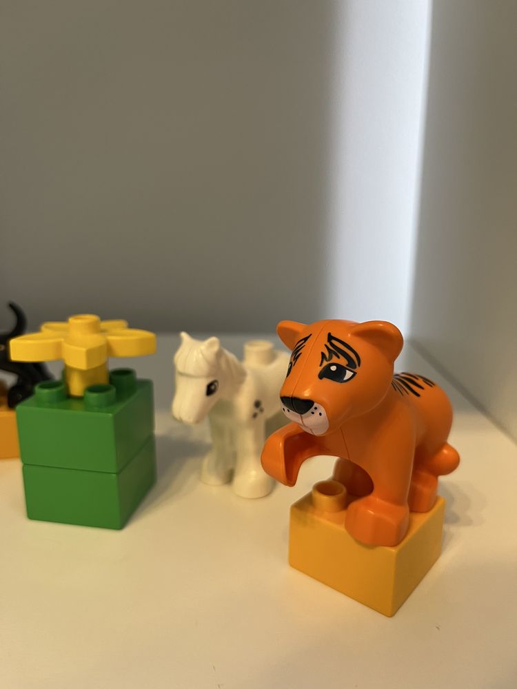 Zestaw lego duplo opiekunka zoo + 3 zwierzaki