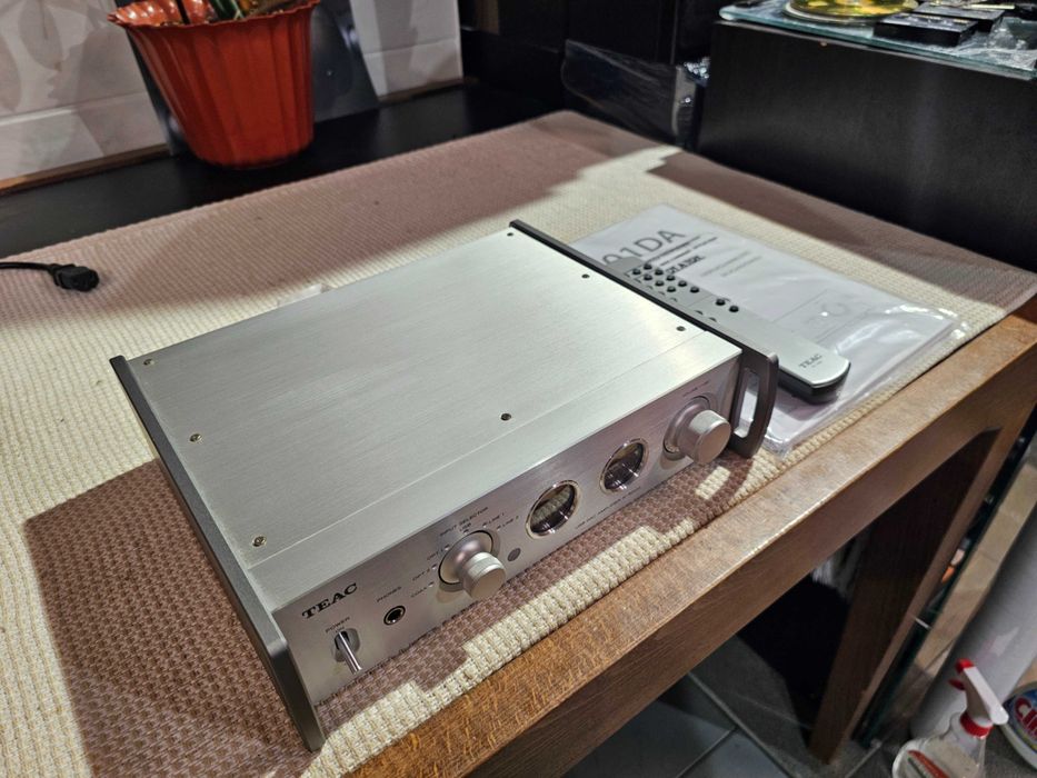 Підсилювач TEAC AI-501DA USB ЦАП Burr-Brown PCM5102