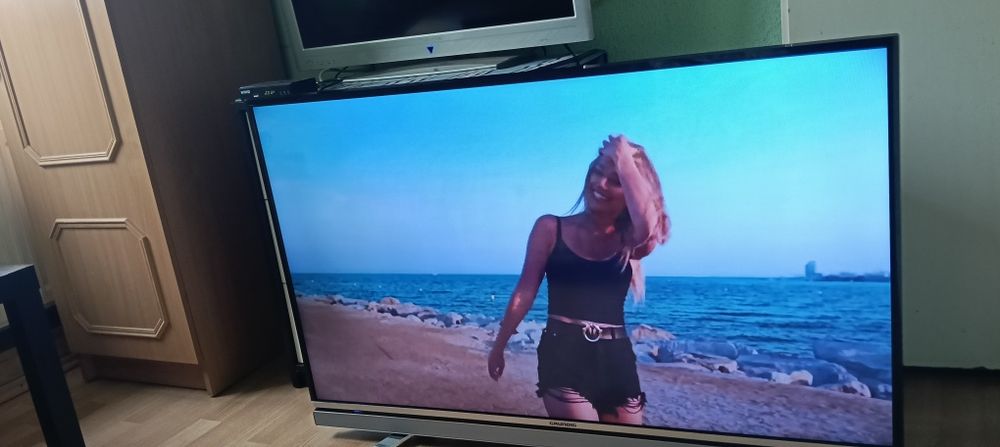 Sprzedam Grundig Smart 49 cali jak nowy