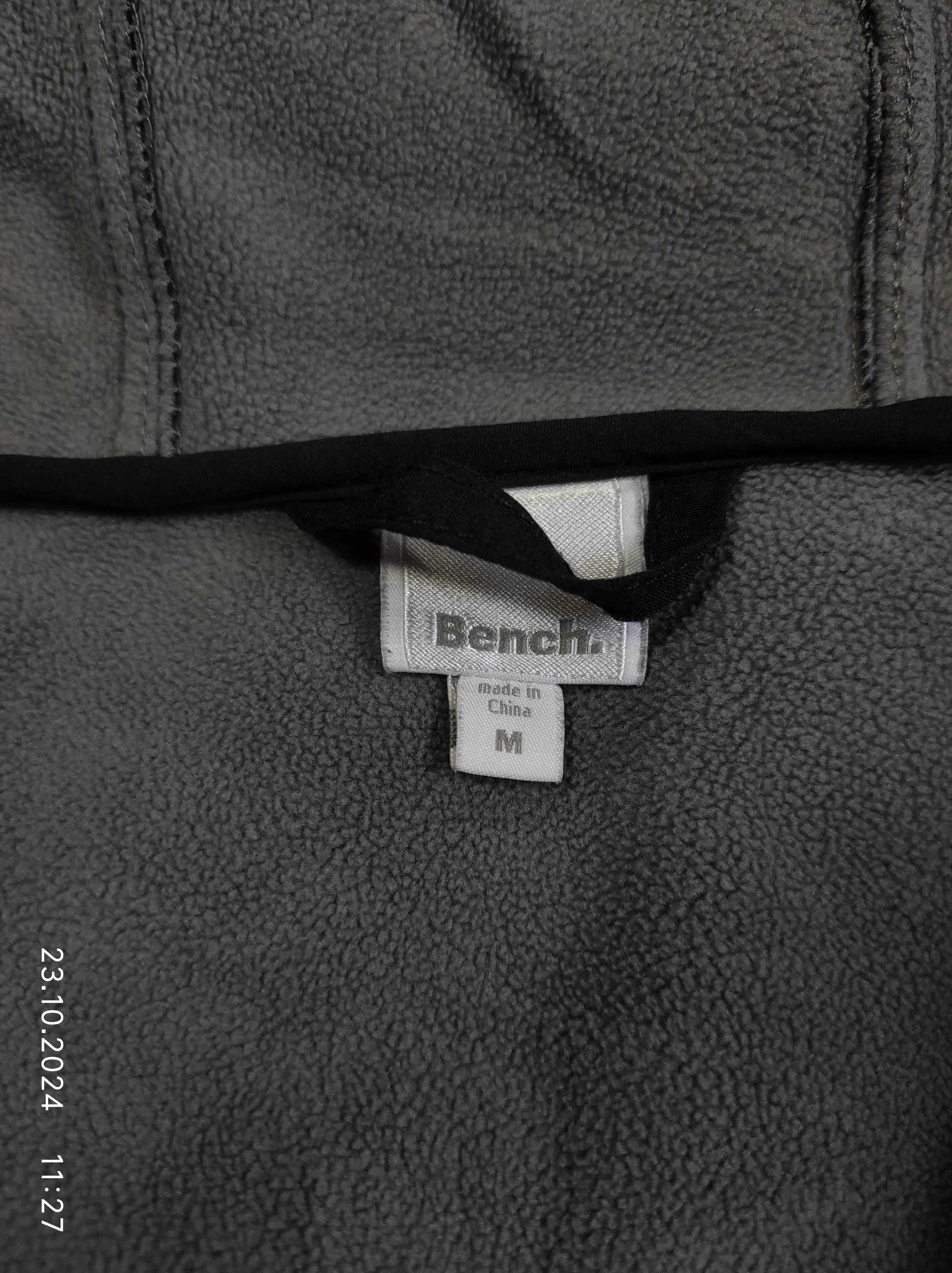 Жіноча,фірмова,термо куртка на флісі-softshell-44 р-Bench