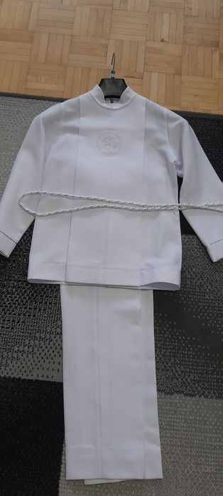 Strój komunijny 140