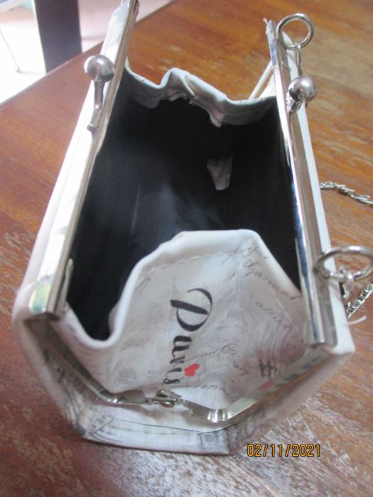 Porta moedas/ bolsa - souvenir de Paris