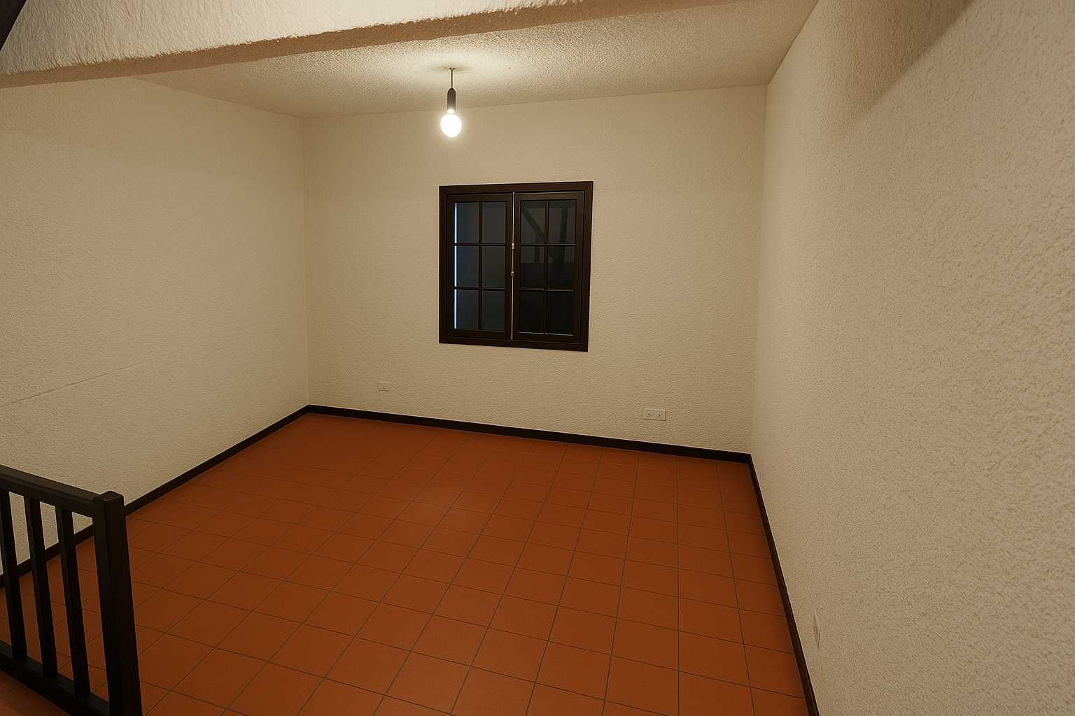Moradia T2 Remodelada com Garagem e Churrasqueira — Camacha, Madeira