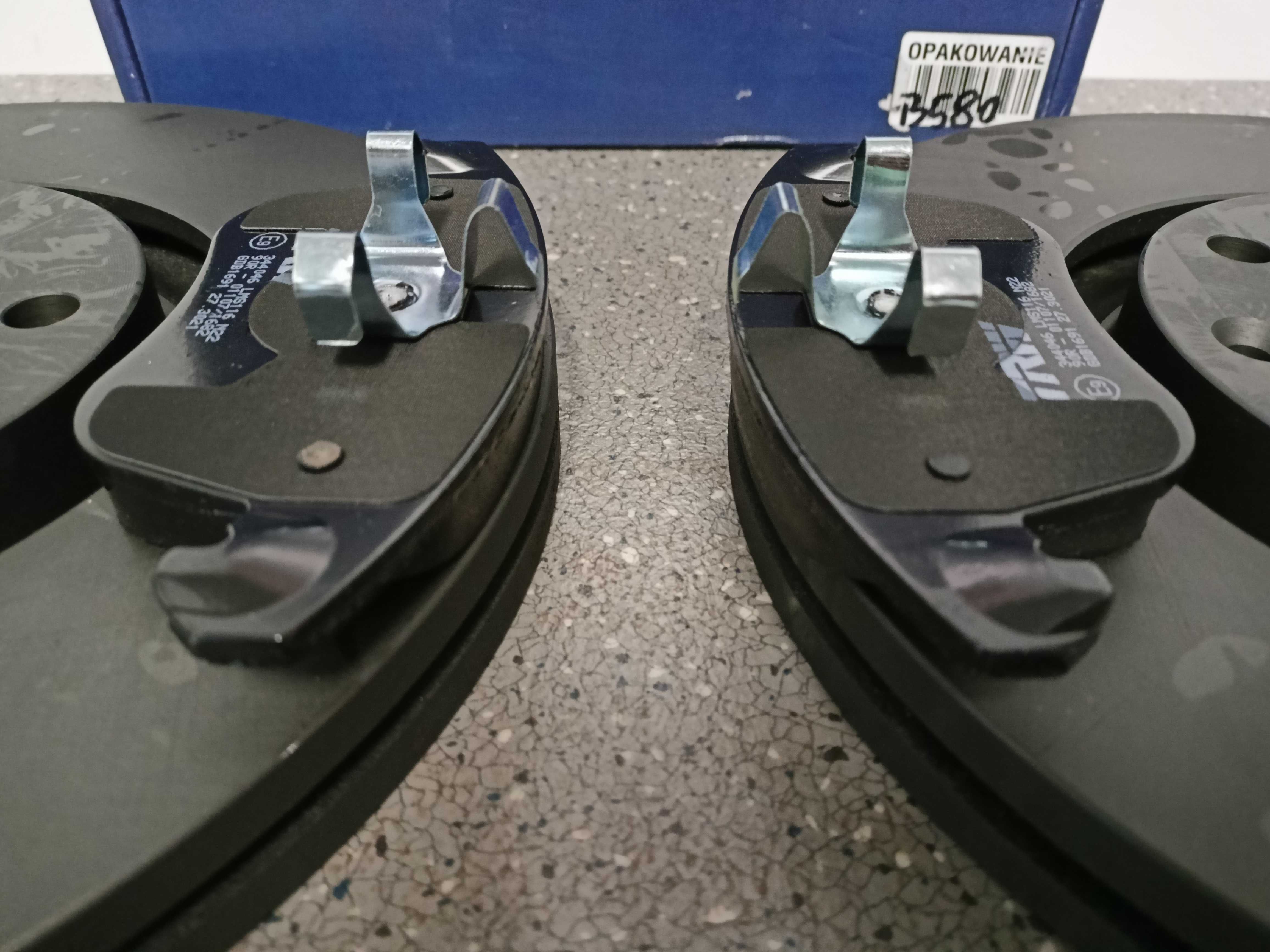 Citroen C4,Peugeot 307,3008 Tarcze ham.przód+klocki kpl.302mm./