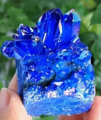 Niebieski kwarc tytanowy diament kryształ aqua aura blue gems