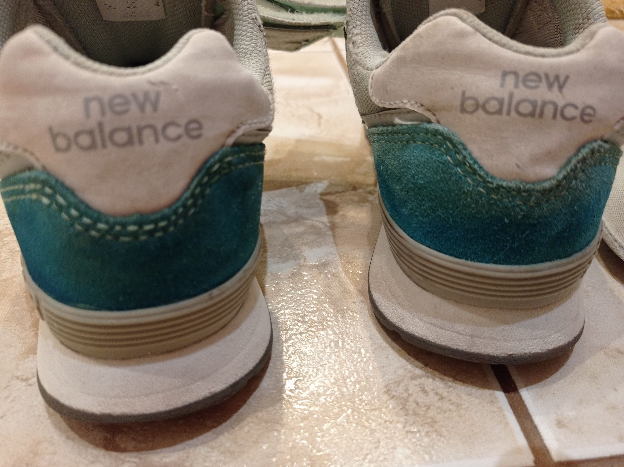 Buty dla dziewczynki New Balance r.33