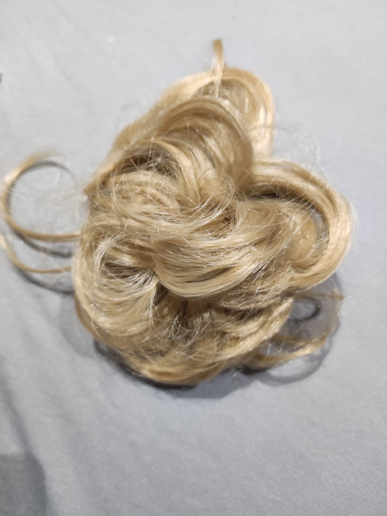 Peruka doczepiany kok messy hairbun