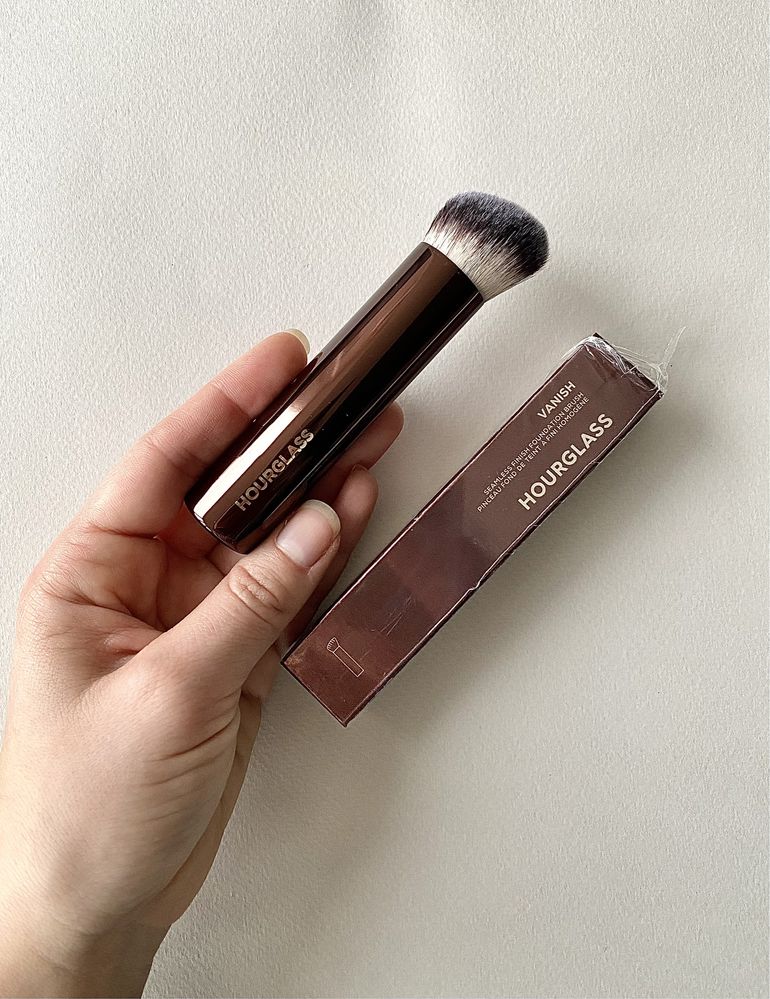 Hourglass пензлик кисть vanish foundation brush для тону