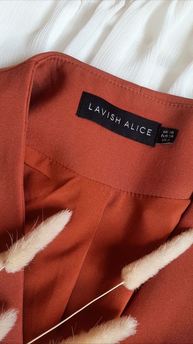 Теракотова кейп сукня LAVISH ALICE  
Розмір S