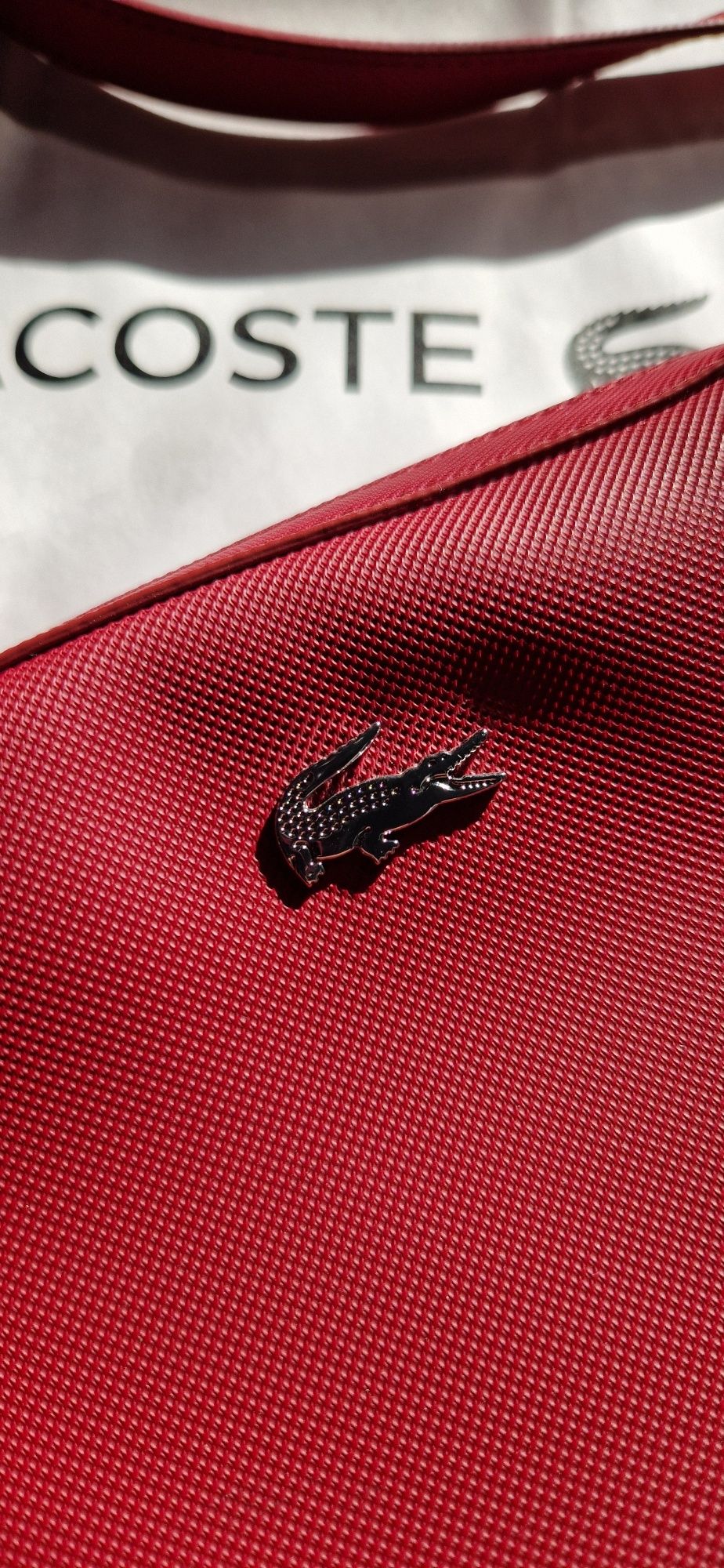 Ubrana 1 raz Piękna torebka Lacoste Square Crossover Bag bordowy