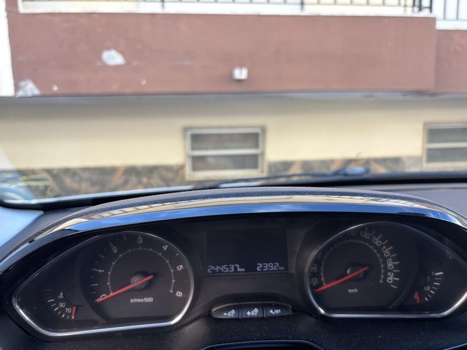 Peugeot 208 1.4 Hdi