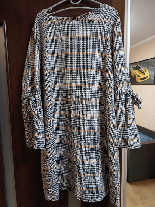 Жіноча сукня бренд TU р.46