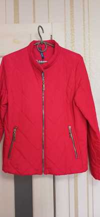 Курточка жіноча червона