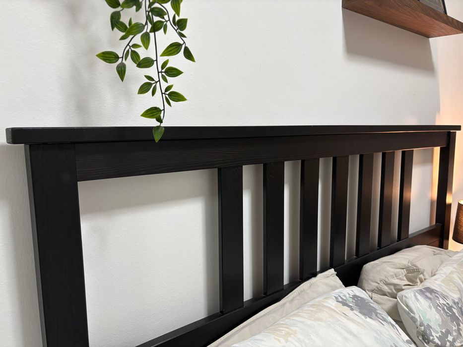 Estrutura de cama já com estrado de ripas